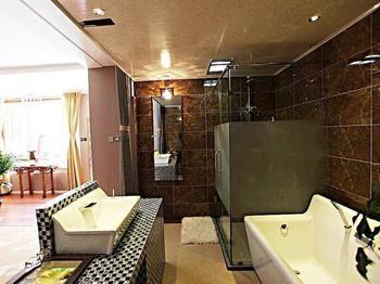 Nobles Living Castle Otel Lijiang  Dış mekan fotoğraf