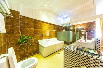 Nobles Living Castle Otel Lijiang  Dış mekan fotoğraf